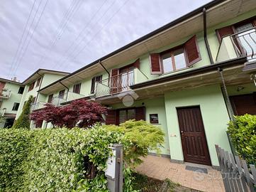 VILLA A SCHIERA A PRADALUNGA