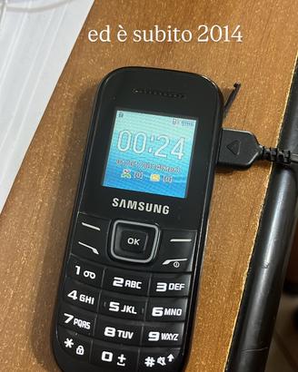 Telefono cell samsung