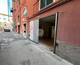 MAGAZZINO A GENOVA