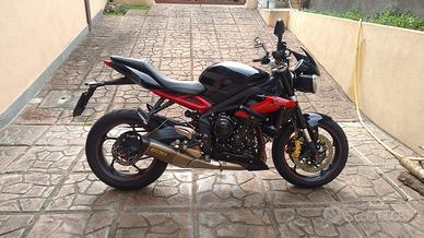 triumph street triple 675 R 2013