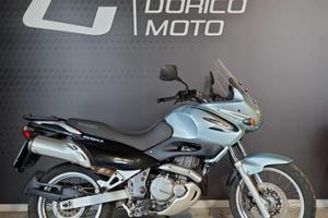 Suzuki XF 650 Freewind