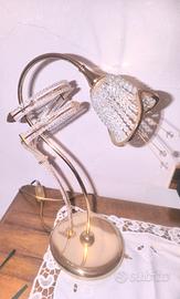 lampadario da terra e lampade da tavolo