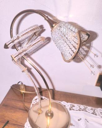 lampadario da terra e lampade da tavolo