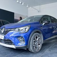 Renault Captur 1.6 e-tech hybrid techno fast track