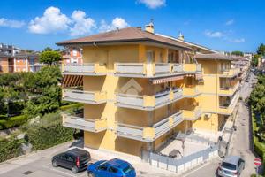 4 LOCALI A PORTO SAN GIORGIO