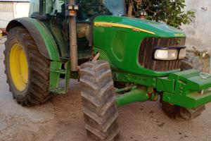 JOHN DEERE 5820