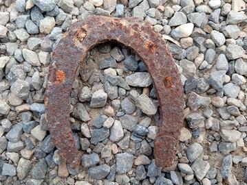 Ferro di cavallo piccolo antico