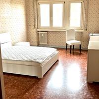 Camera matrimoniale arredata ad uso singolo