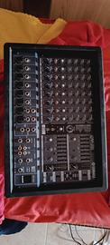 Yamaha EMX 88s powered mixer