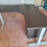 scrivania  per  ufficio  con  cassettiera  