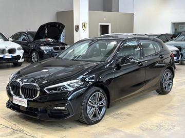 BMW 118 d Sport Auto - LED - 17" - Carplay - Tel