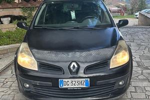 Vendita clio le iene