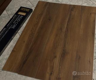 Pavimento vinilico SPC/finto parquet