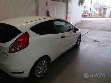 Autovettura FORD FIESTA VAN 