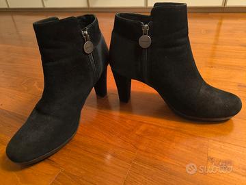 stivaletti Geox neri brillantinati con tacco 