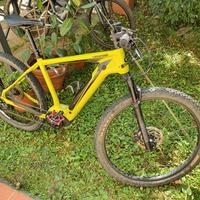 Bici mtb ebike Cannondale Trail Neo 4 Carbon
29"