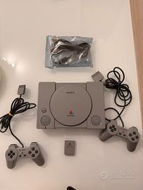 PlayStation con custodia originale