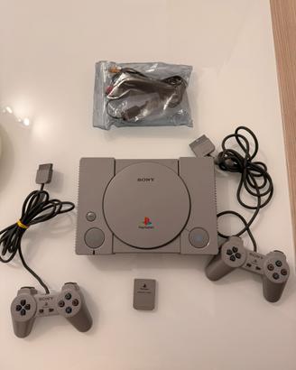 PlayStation con custodia originale