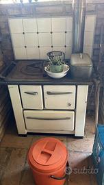 Stufa a Legna/ Cucina