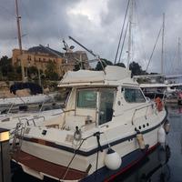 Barca a motore