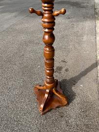 Appendiabiti da terra vintage in legno tornito