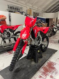 Honda red moto
