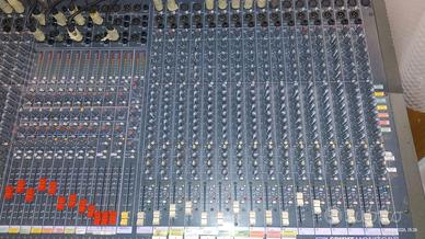 Soundcraft Spirit monitor 2