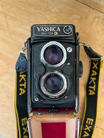 YASHICA MAT-124G