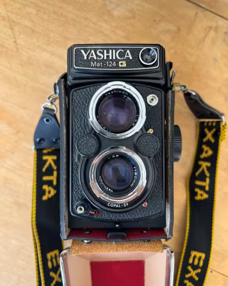YASHICA MAT-124G