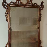 Specchio antico di legno