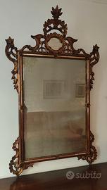 Specchio antico di legno