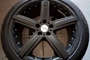 Cerchi in lega MOMO 17" AUDI A1 con pneumatici