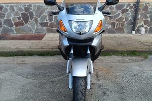 HONDA DEAUVILLE 650