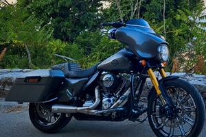 Street glide performance bagger
