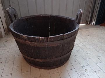 Tino in legno per uva