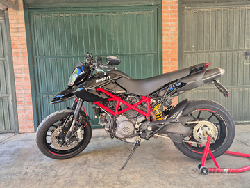 Hypermotard 796
