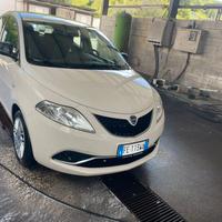 Lancia Ypsilon eco-chic GPL