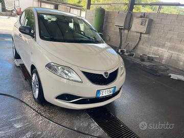 Lancia Ypsilon eco-chic GPL