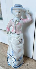 Statuina Dama settecentesca in porcellana