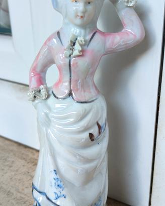 Statuina Dama settecentesca in porcellana