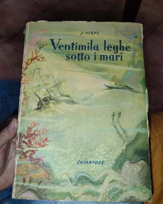 Libro ventimila leghe sotto i mari 1945