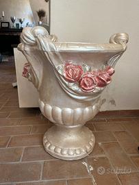 Vaso con decorazioni floreali