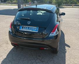 Lancia Y 2014 ecochic GPL casa madre