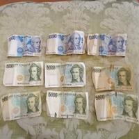 60.000 vecchie lire appena trovate in una vecchia 