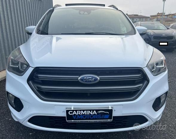 Ford Kuga ST-LINE TETTO 150CV MANUALE