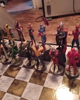 Scacchiera Marvel completa con 32 personaggi