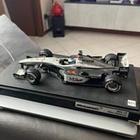 McLaren Mercedes MP4 Mika Hakkinen Hot Wheels 1/18