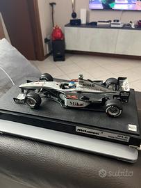McLaren Mercedes MP4 Mika Hakkinen Hot Wheels 1/18