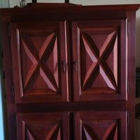 Credenza in legno massiccio