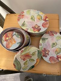 Scatole di cartone a fiori